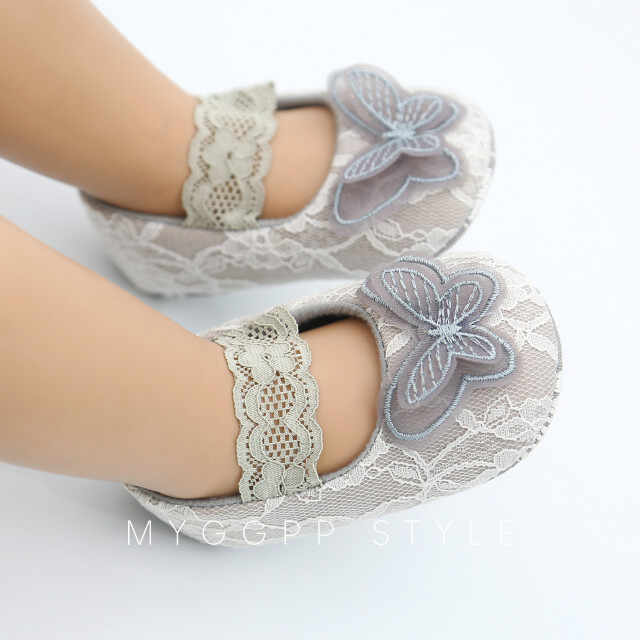 Pantofiori pentru fetite - Fluturasul gri
