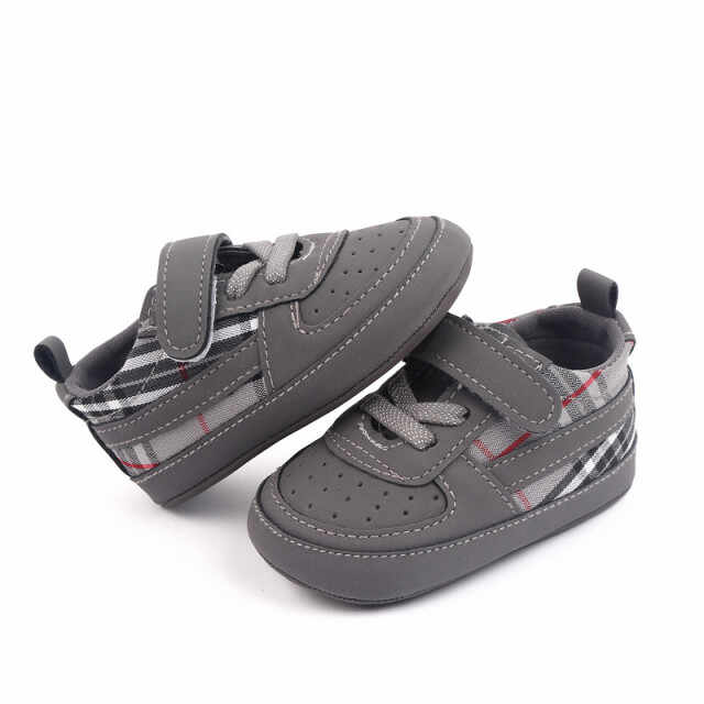 Pantofiori gri pentru baietei - Plaid