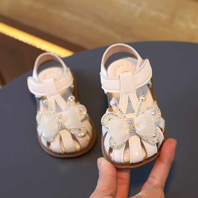 Sandale albe pentru fetite - Fluturas